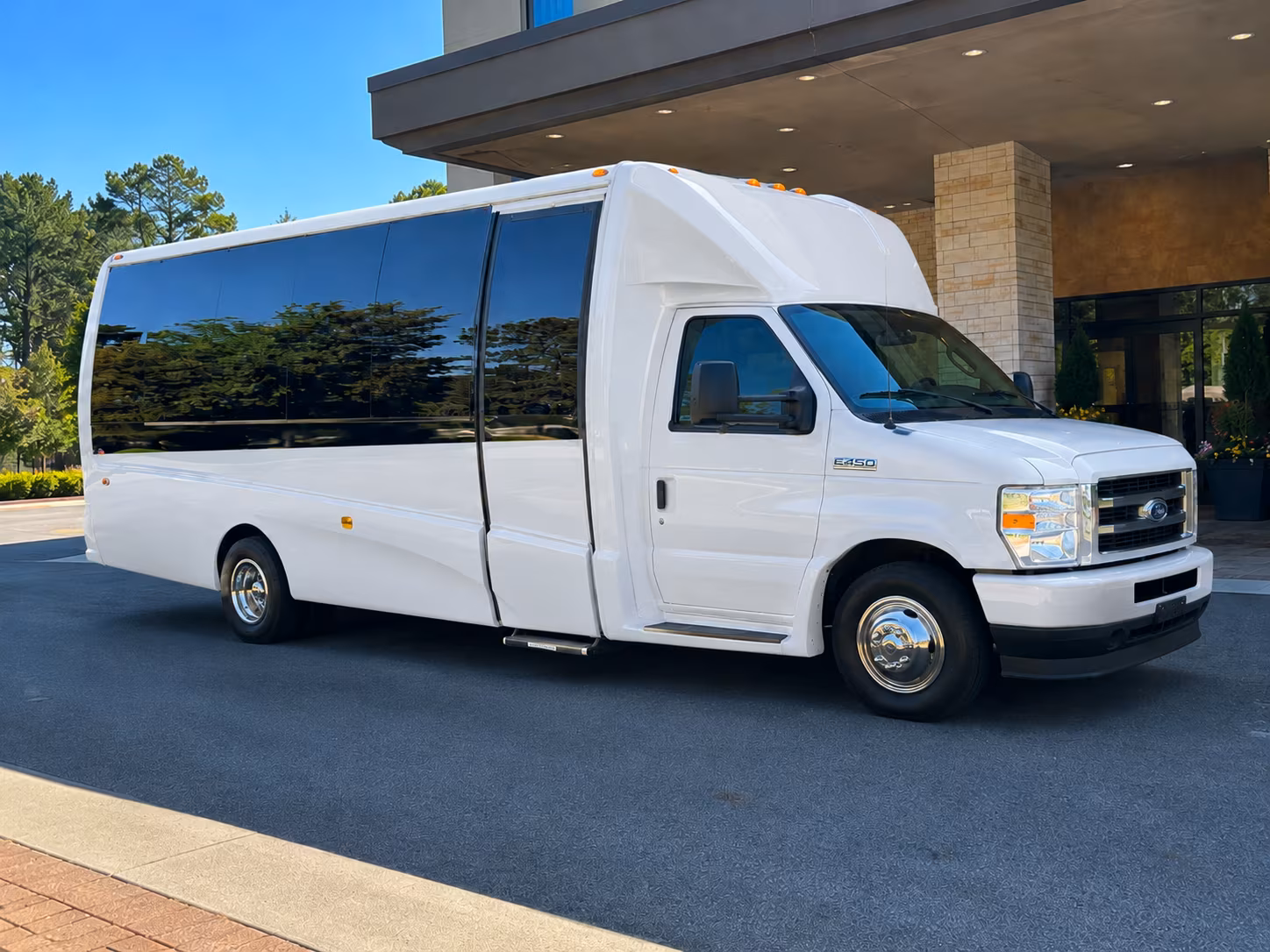 bus rentals for woodbury healthcare and medical campus shuttles