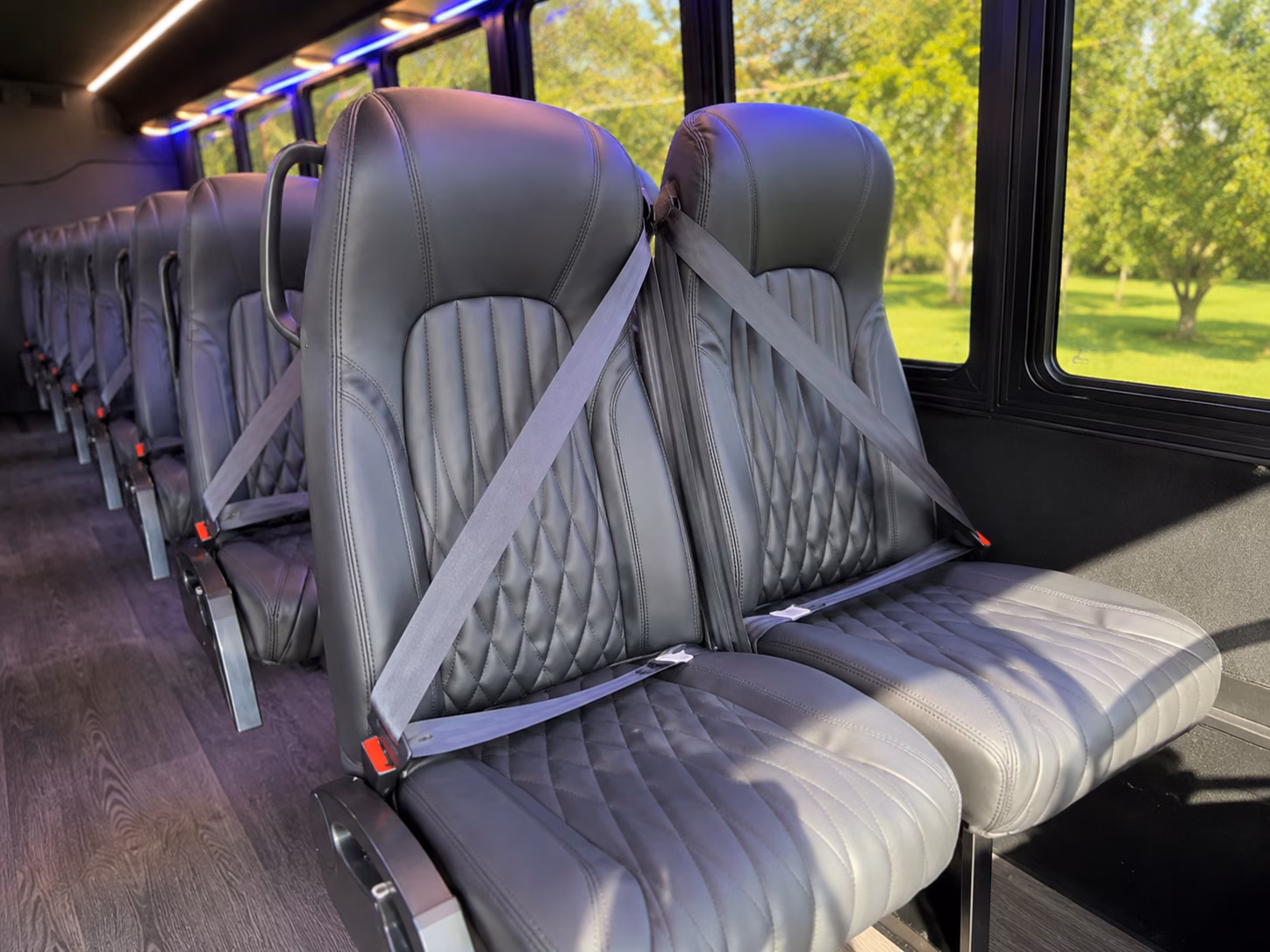 charter buses to minnesota wine festivals and harvest events near woodbury
