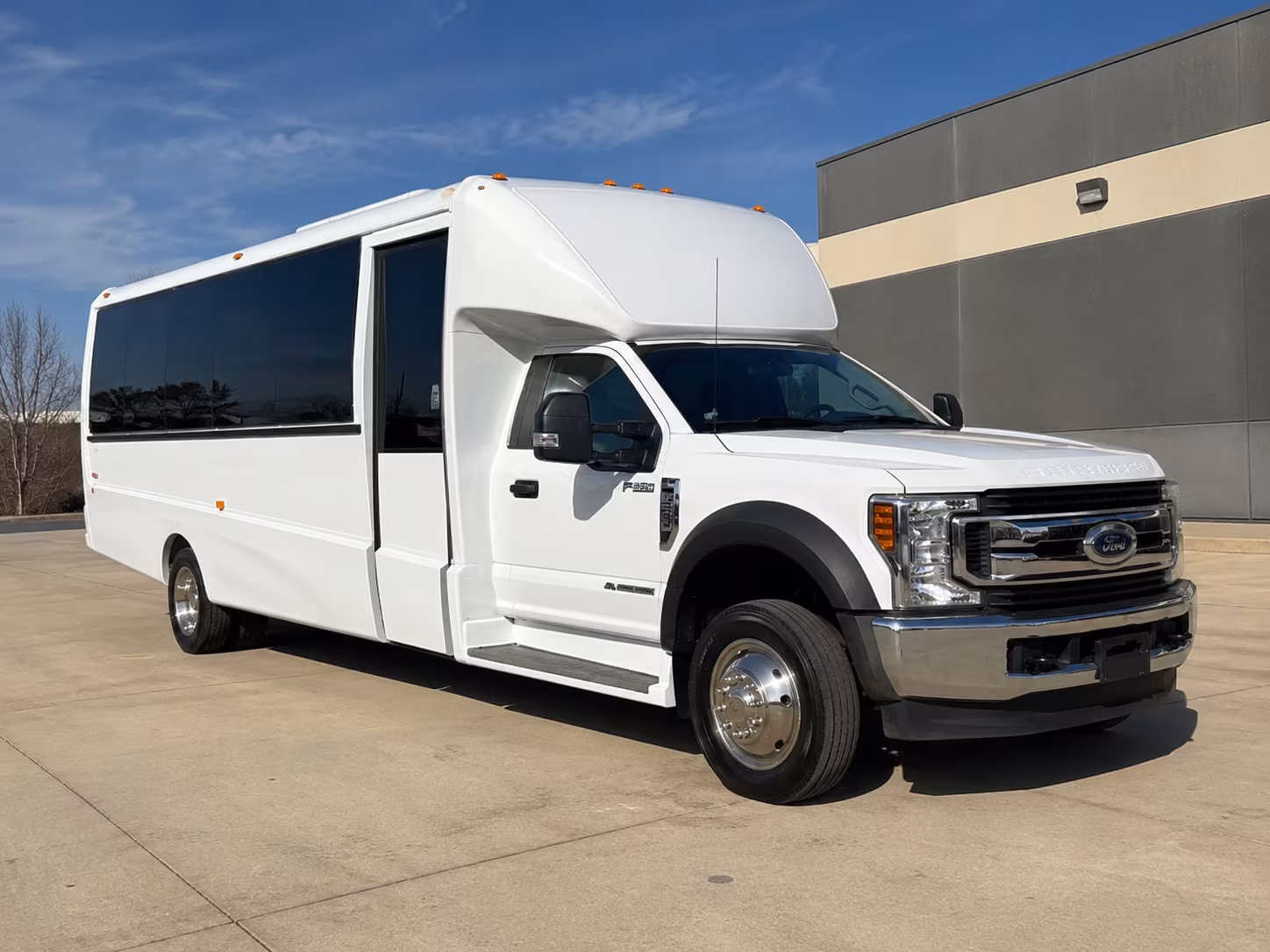 college campus visit buses for woodbury high school students