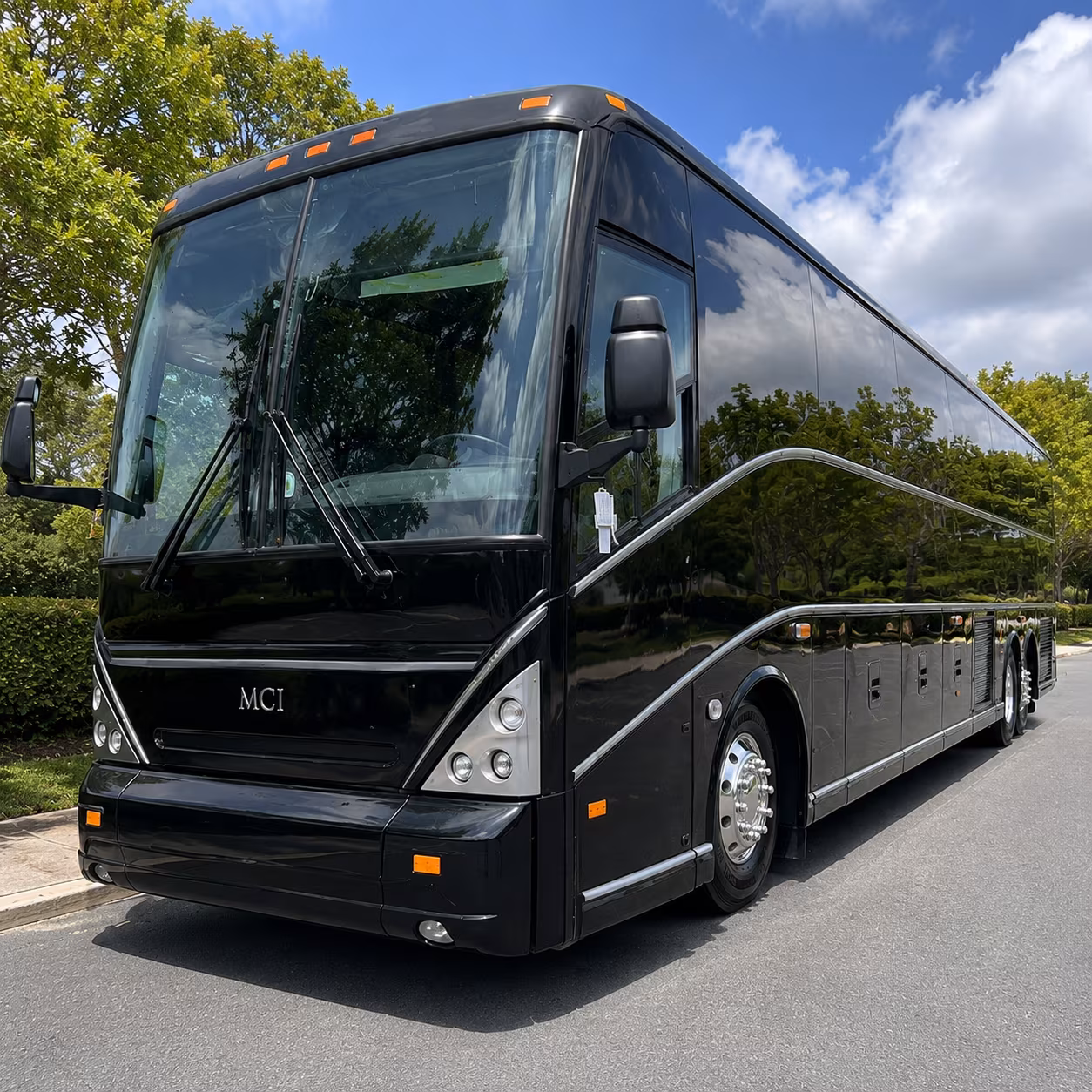 federal agency shuttle buses between woodbury and the twin cities