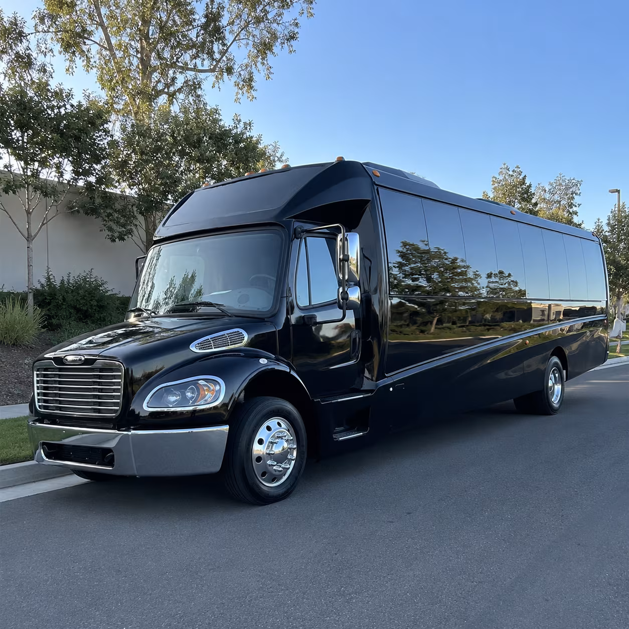 woodbury 20 passenger minibus