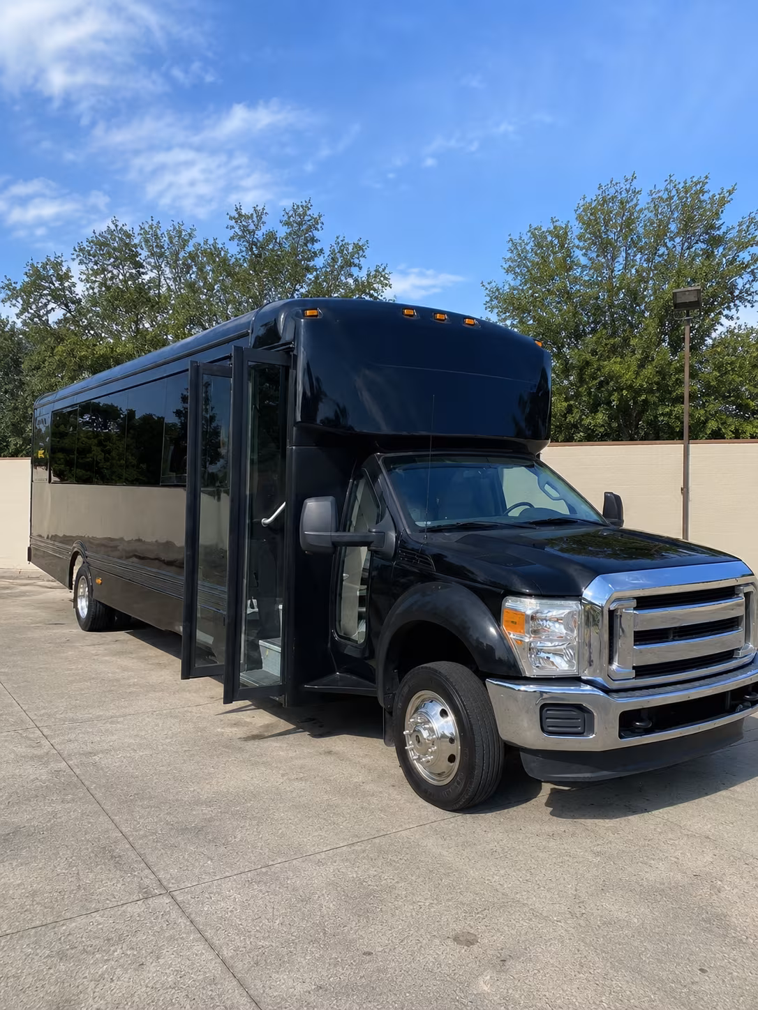 woodbury 20 passenger party bus
