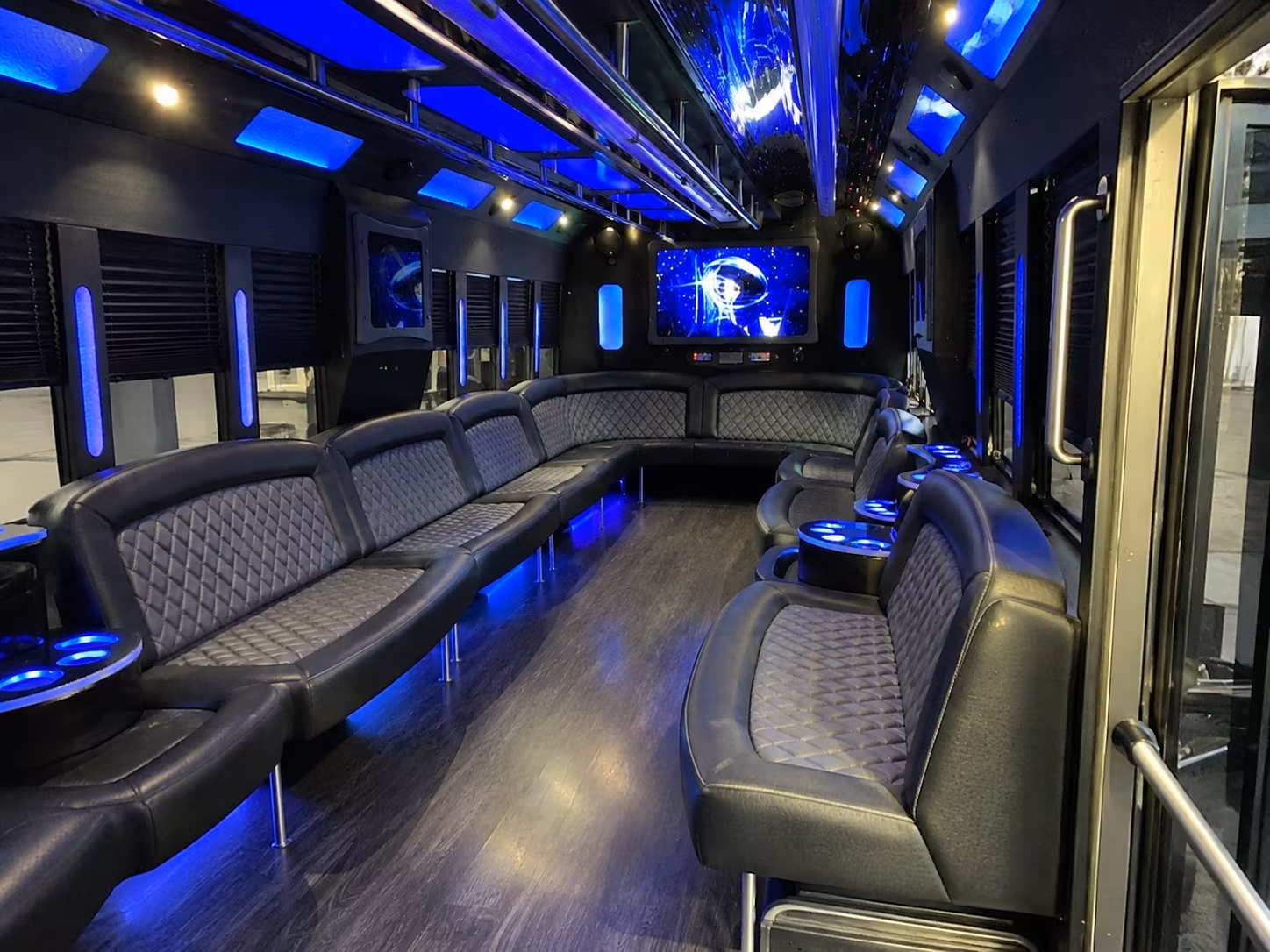 woodbury 28 passenger party bus interior