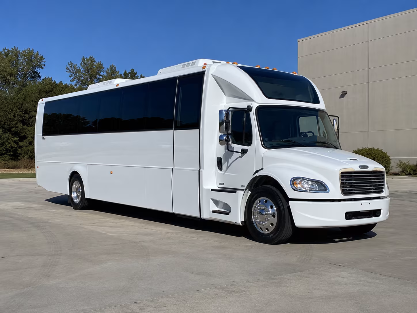 woodbury 28 passenger party bus
